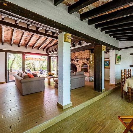 ואלה דה בראבו Increible Cuarto, Hostal Sobre El Centro De Valle מראה חיצוני תמונה